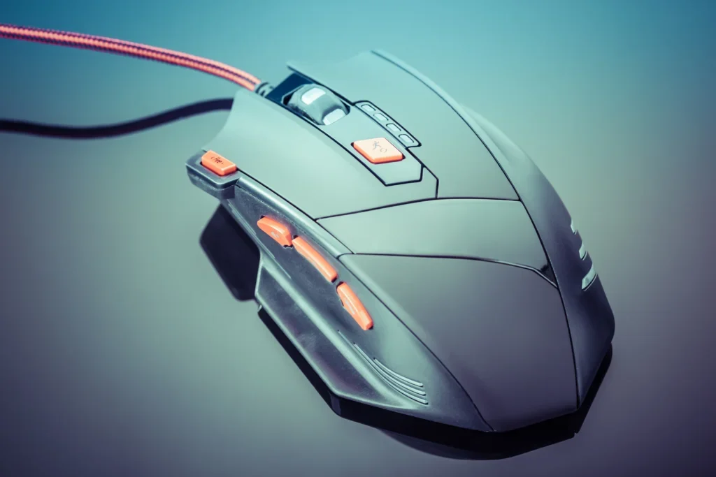 MOUSE GAMER COM BOTÕES LARANJA.